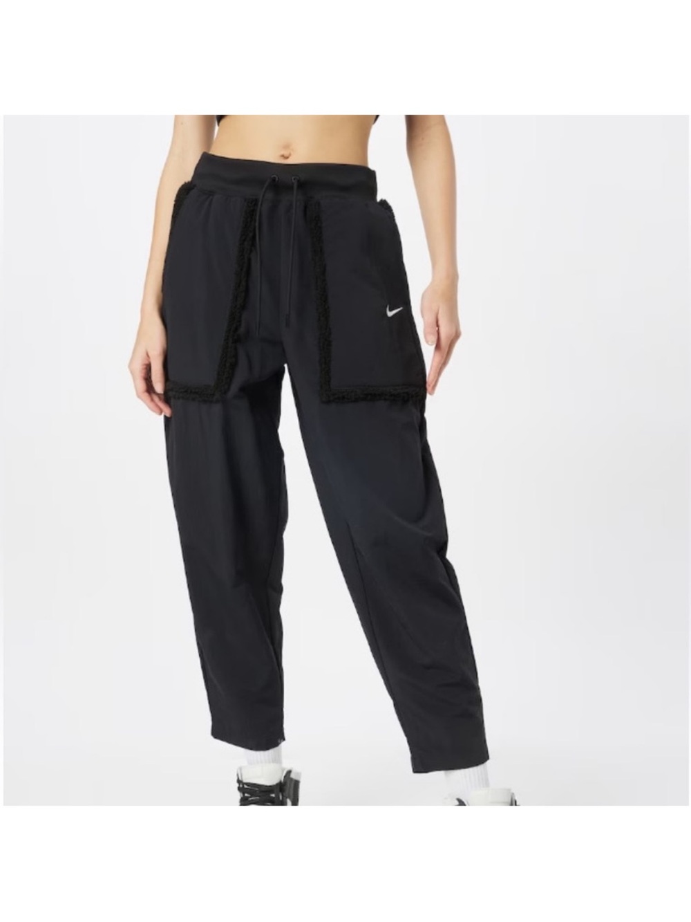 LIKE NEW Nike Women’s Joggers with Sherpa